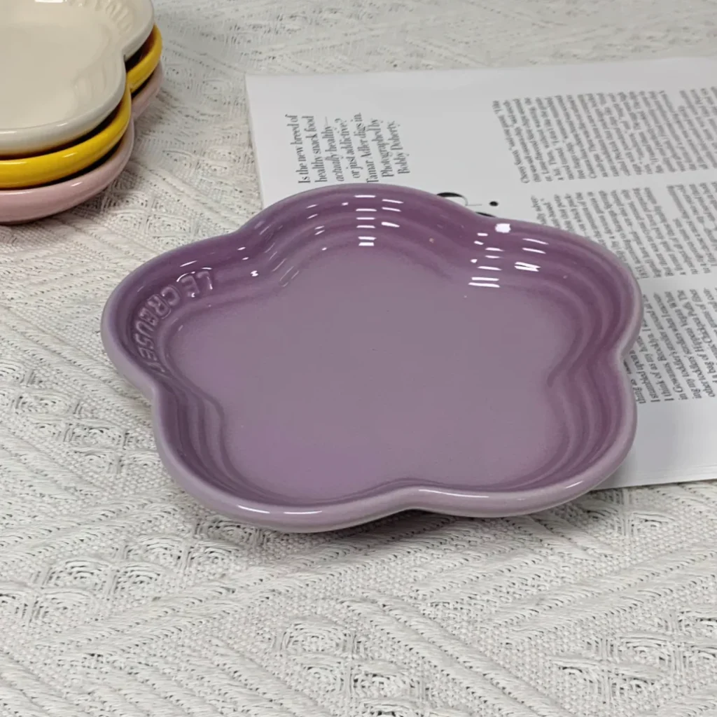 assiette céramique violette florale