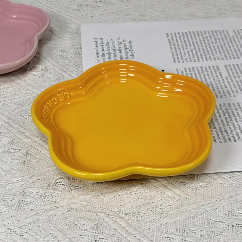 assiette jaune céramique fleurie